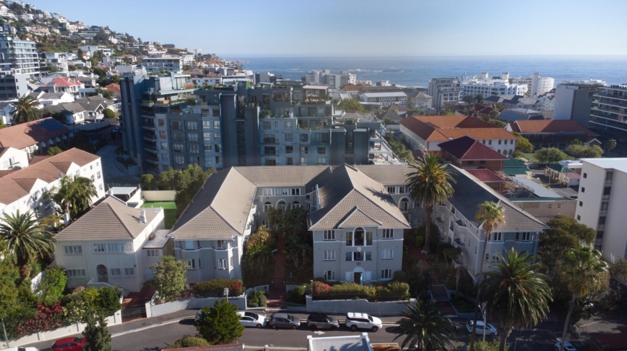 2 Bedroom Property for Sale in Sea Point Western Cape